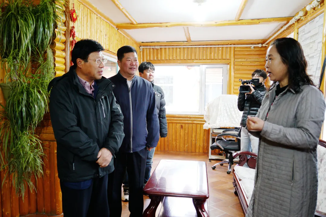 延边州政协主席韩兴海到长白山森工集团调研