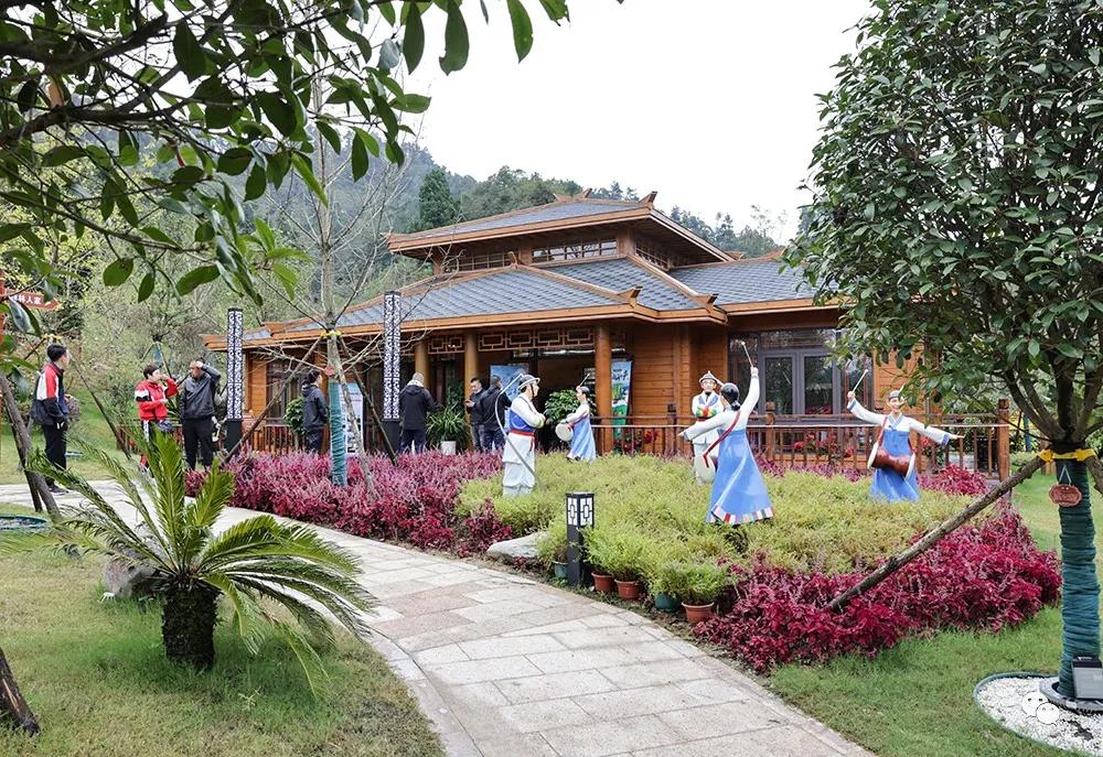 长白山森工集团亮相第四届中国绿化博览会